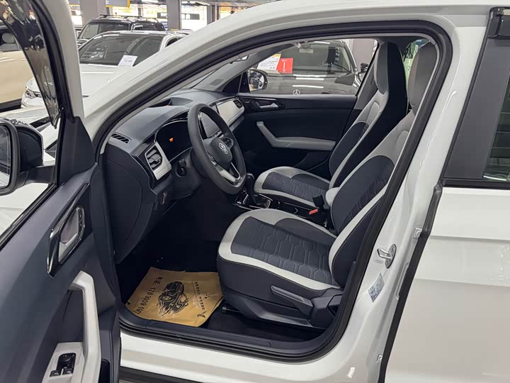 Volkswagen Tharu 2025 2025款 新锐 1.5L 锐意版