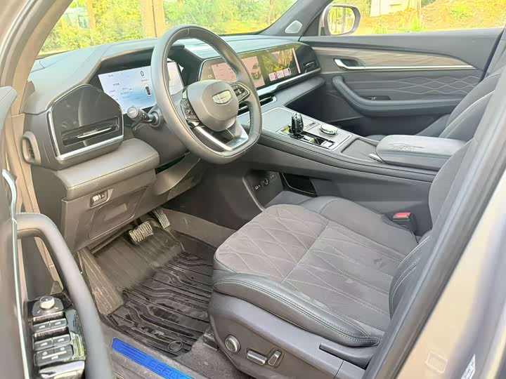 Фото 5 - Geely Monjaro