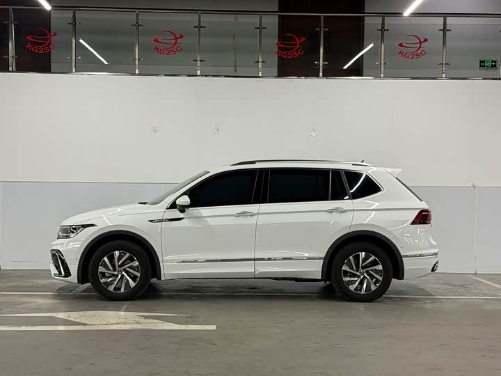 2023 Volkswagen Tiguan L Hybrid