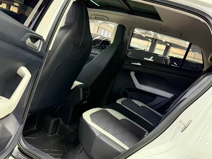 Volkswagen Tharu 2025 2025款 新锐 1.5L 锐意版