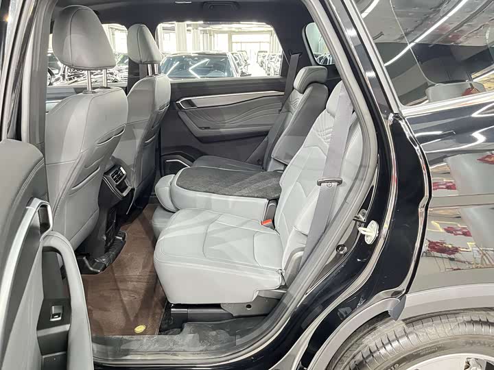 Geely Okavango L 2026 2026款 1.5TD DCT 幸福 7座