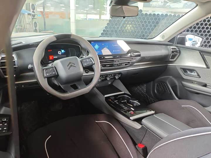 Citroen C5 X 2025 2025款 1.6T 海外版