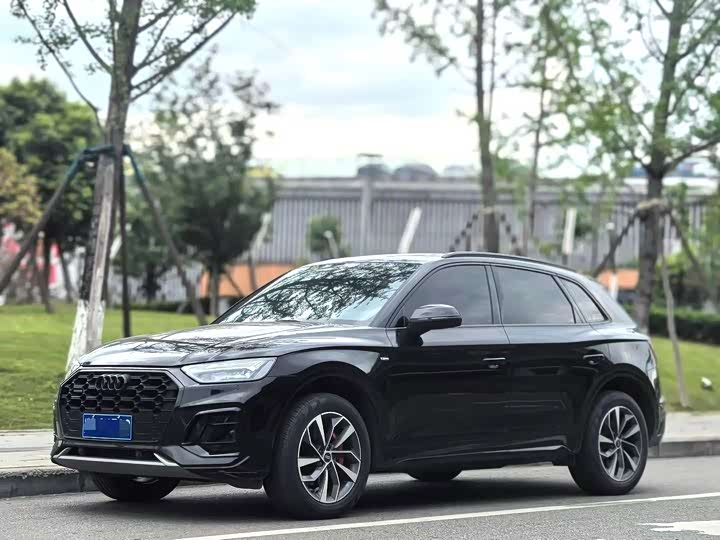 Photo 1 - Audi Q5L