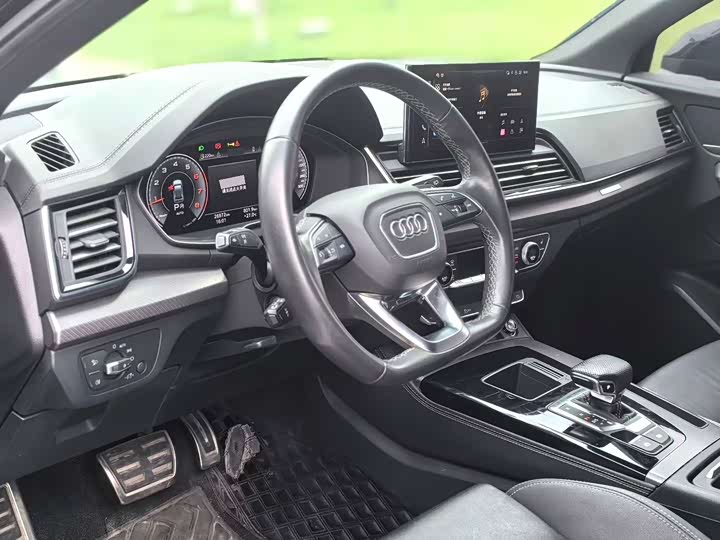 Photo 4 - Audi Q5L