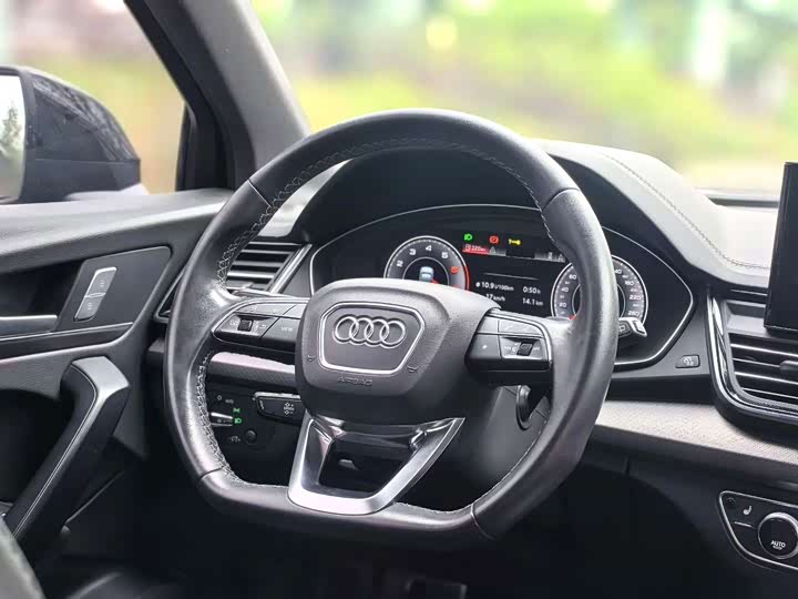 Photo 7 - Audi Q5L