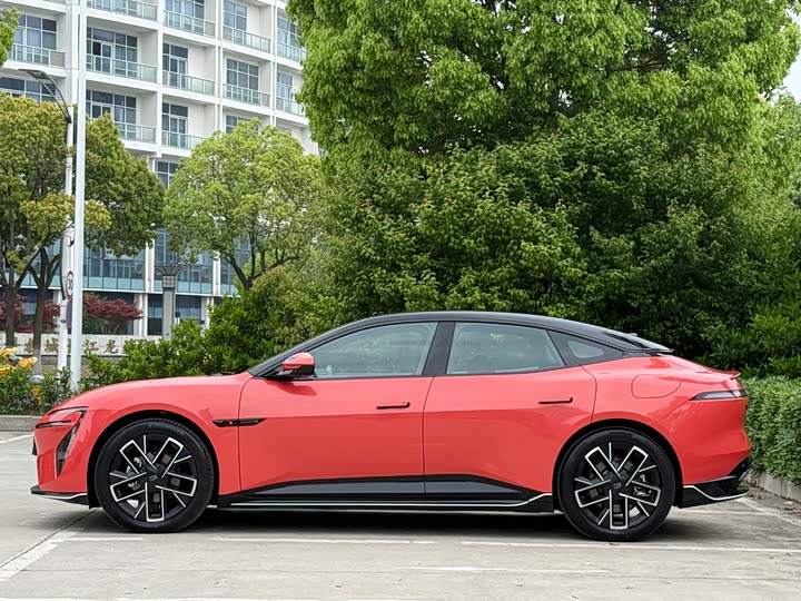 2025 Avatr 06