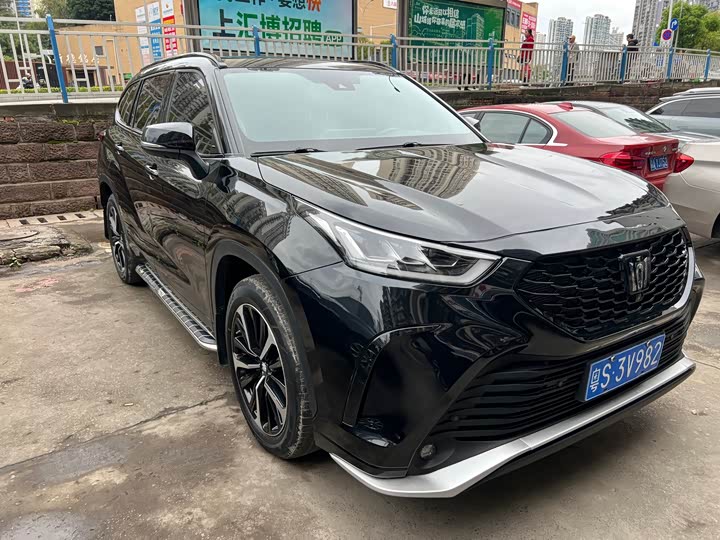 Фото 3 - Toyota Crown Kluger