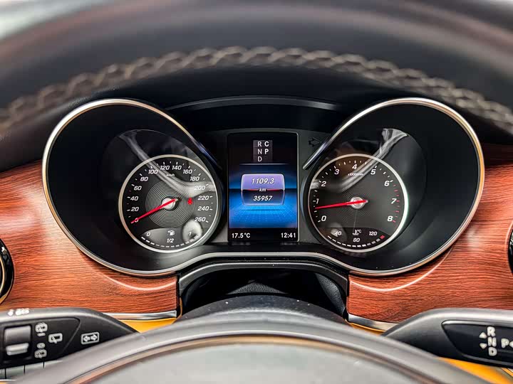 Mercedes-Benz V-Class 2022 2022款 V 260 L 长轴距豪华版