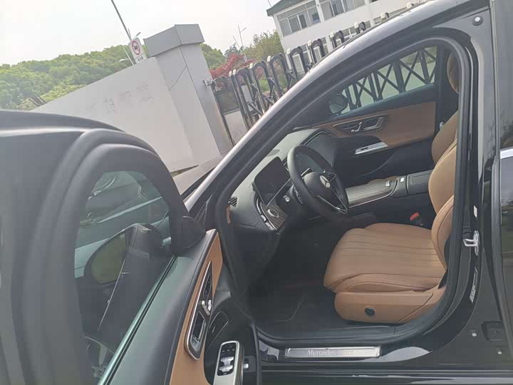 Zdjęcie 7 - Mercedes-Benz E-Class