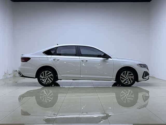 Фото 8 - Volkswagen Lavida