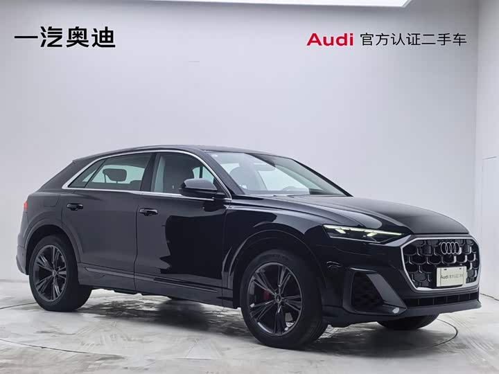 Фото 6 - Audi Q8