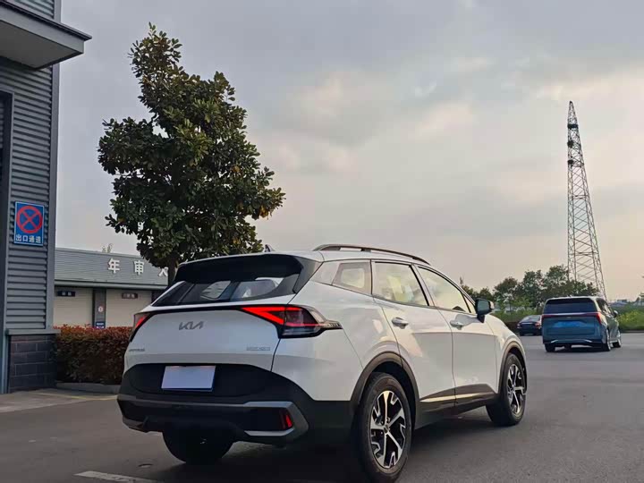Kia Sportage 2025 2025款 1.5T 两驱尊贵版