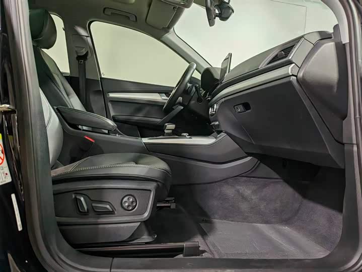 Audi Q5L 2020 2020款 40 TFSI 荣享时尚型