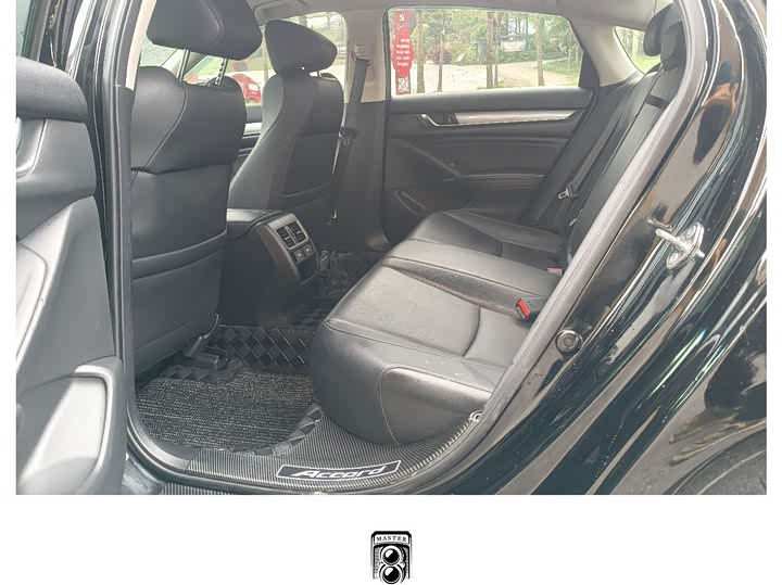 Фото 4 - Honda Accord