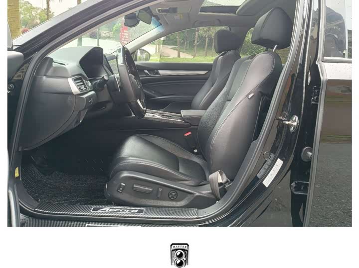 Фото 6 - Honda Accord