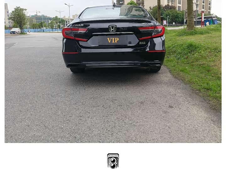 Фото 8 - Honda Accord