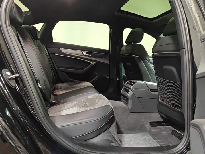 Фото 6 - Audi A6L