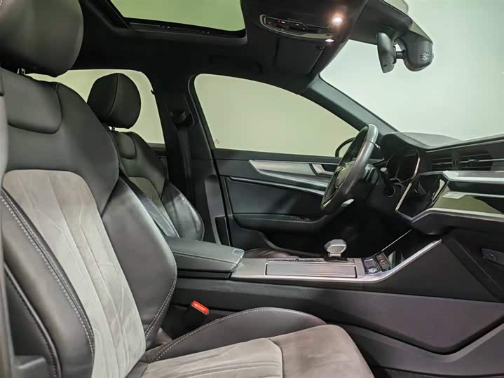 Фото 8 - Audi A6L