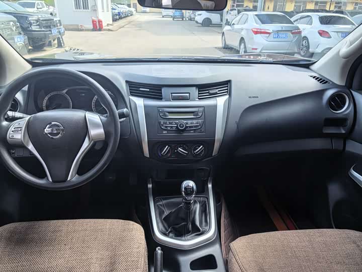 Nissan Navara 2022 2022款 2.5L 手动两驱智联型QR25