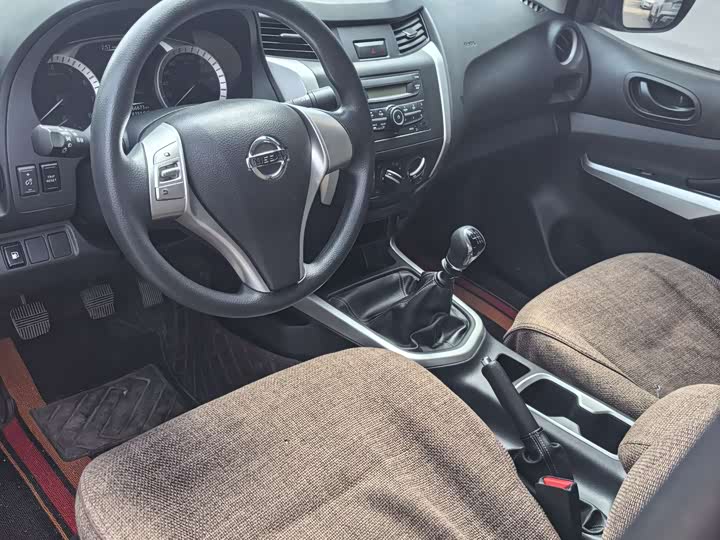 Nissan Navara 2022 2022款 2.5L 手动两驱智联型QR25
