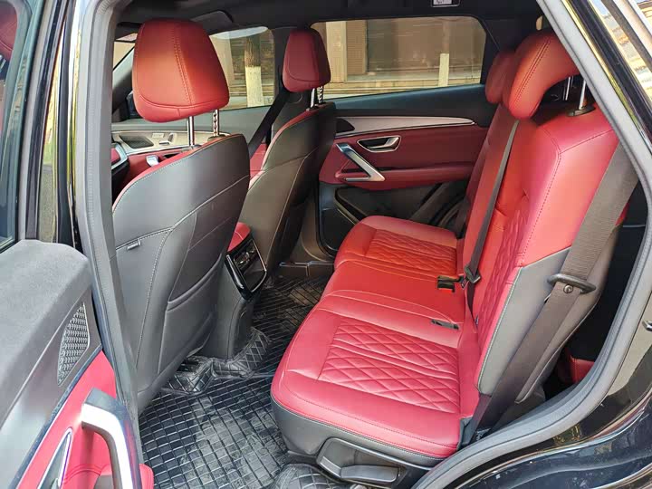 Jetour X70 Plus 2025 2025款 冠军版 1.5T DCT冠军MAX+ 7座