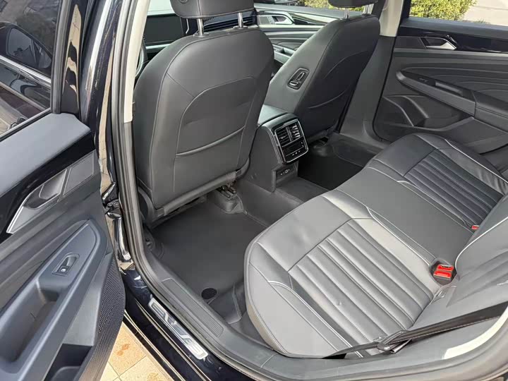 Фото 5 - Volkswagen Passat