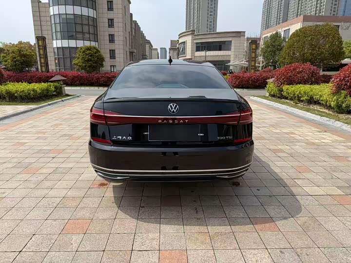 Фото 7 - Volkswagen Passat