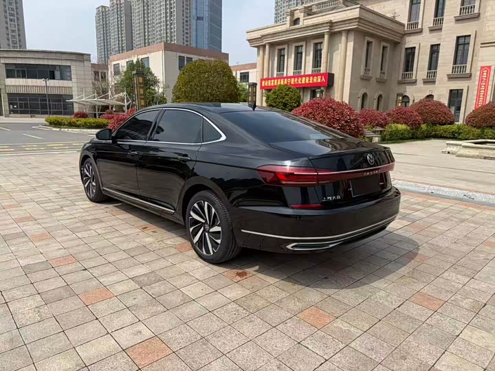 Фото 8 - Volkswagen Passat