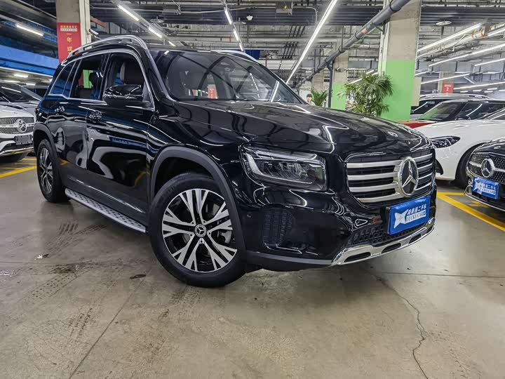 Photo 3 - Mercedes-Benz GLB-Class