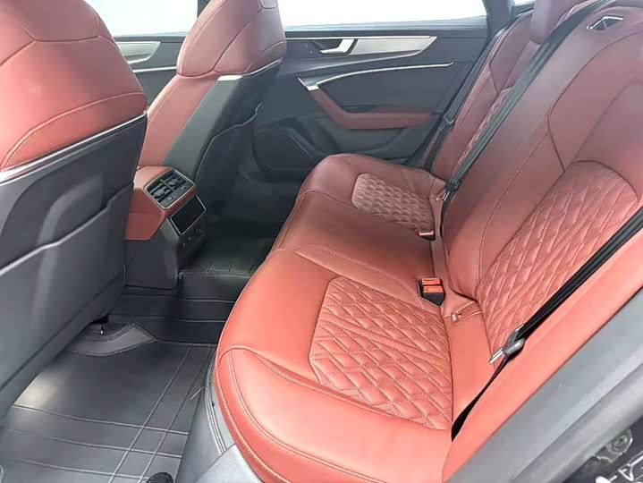 Audi A7L 2025 2025款 45 TFSI quattro 黑武士版