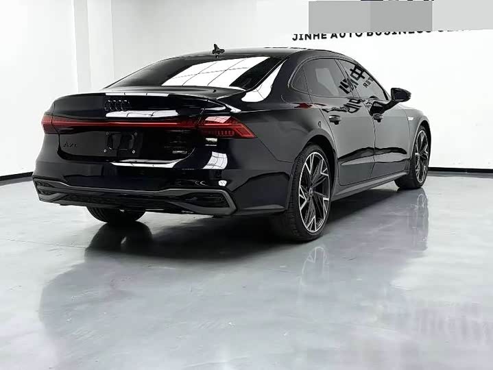 Audi A7L 2025 2025款 45 TFSI quattro 黑武士版