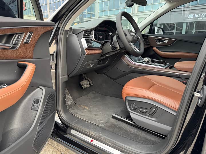 Фото 4 - Audi Q7