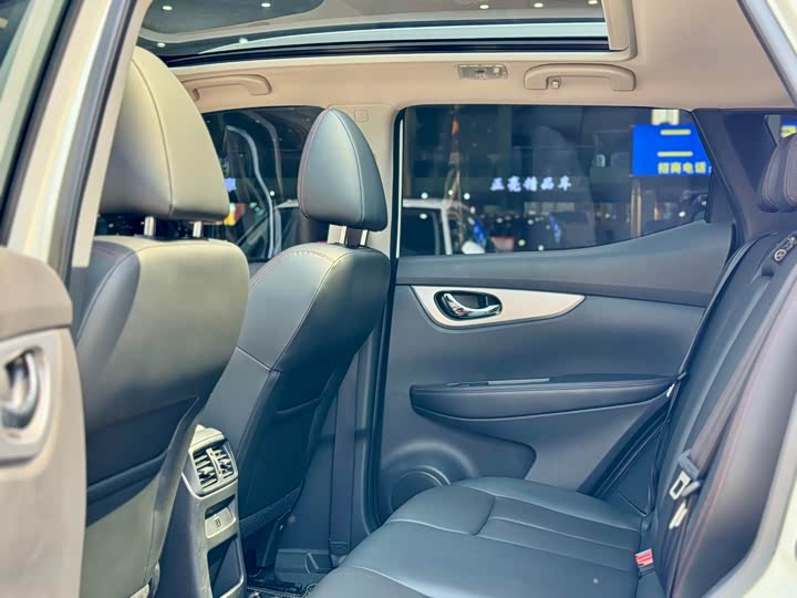 Фото 9 - Nissan Qashqai
