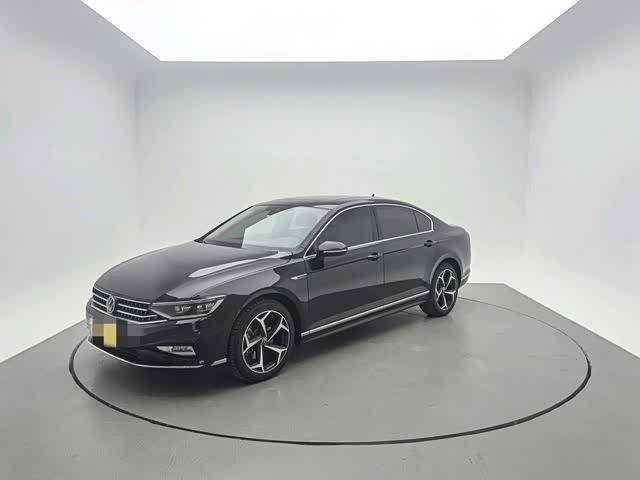 Фото 1 - Volkswagen Magotan