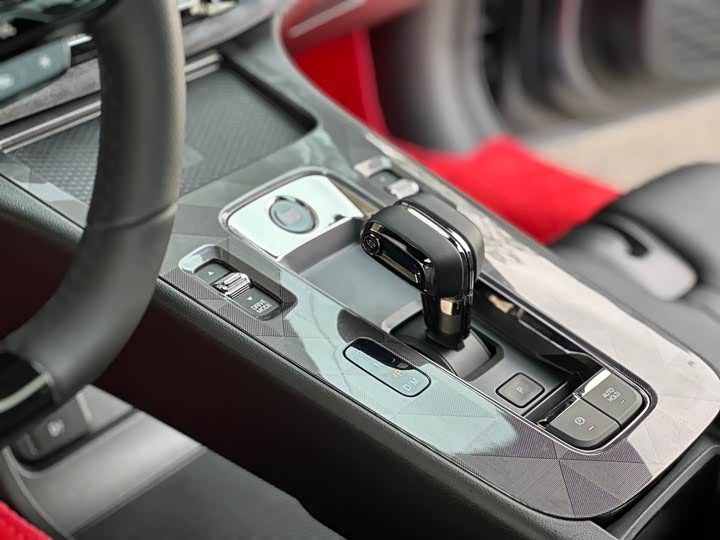 GAC Trumpchi Empow R 2024 2024款 400T 自动 影豹R MAX版