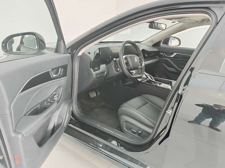 Bestune B70 2023 2023款 第三代 1.5T 自动悦享型70周年纪念版