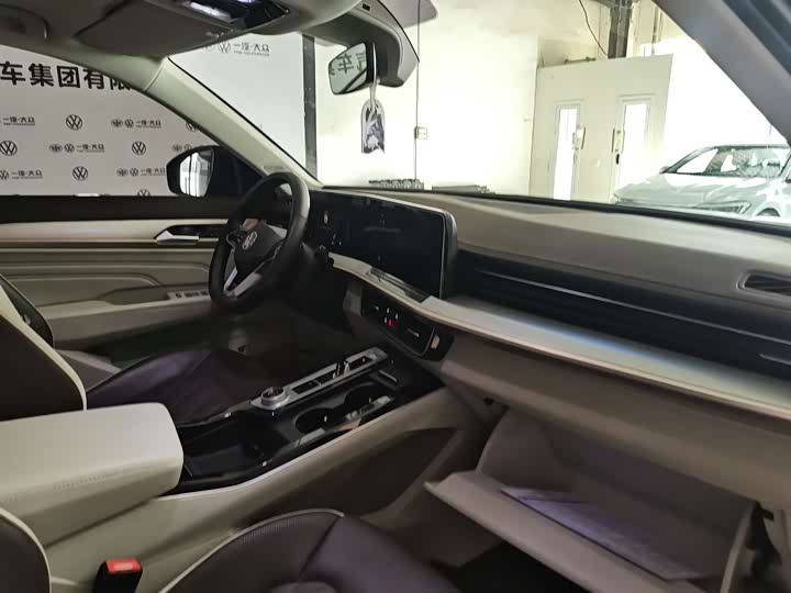 Volkswagen Tavendor 2024 2024款 380TSI 四驱R-Line巡游 众享款