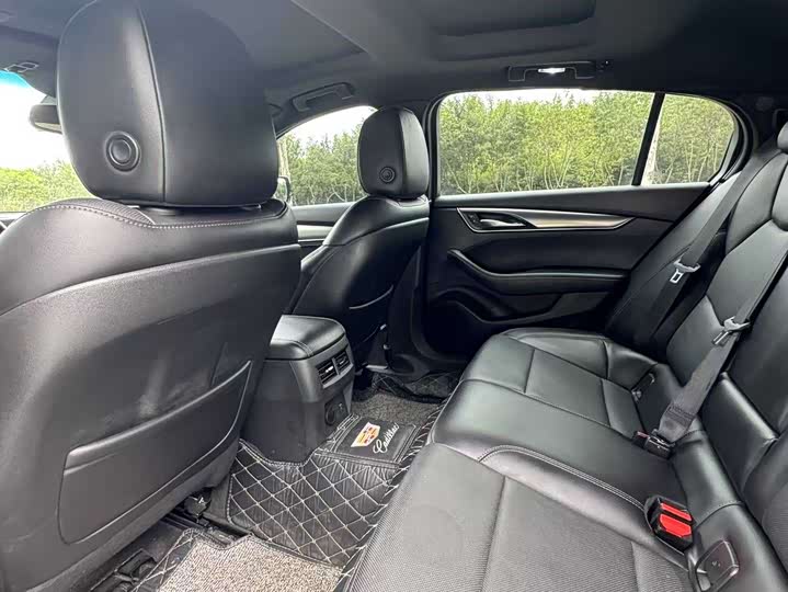 Фото 9 - Cadillac CT5