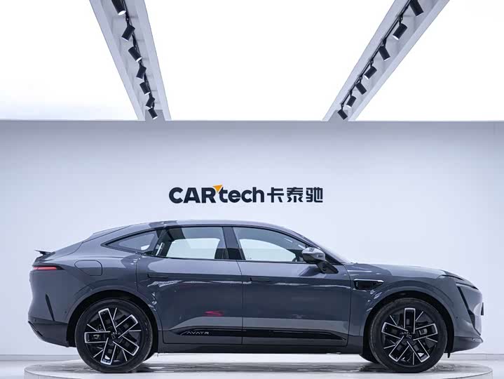 2025 Avatr 11