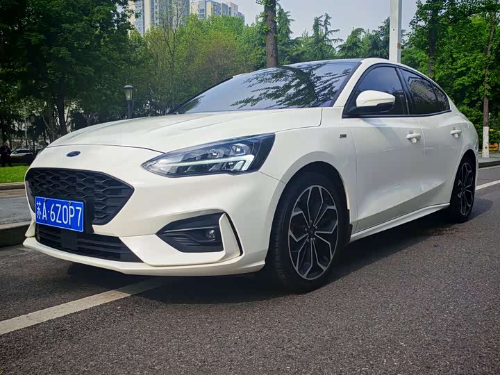 Ford Focus 2021 2021款 三厢 EcoBoost 180 自动ST Line