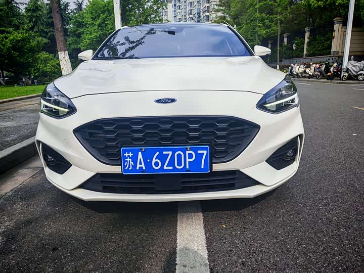 Ford Focus 2021 2021款 三厢 EcoBoost 180 自动ST Line