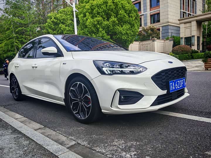 Ford Focus 2021 2021款 三厢 EcoBoost 180 自动ST Line