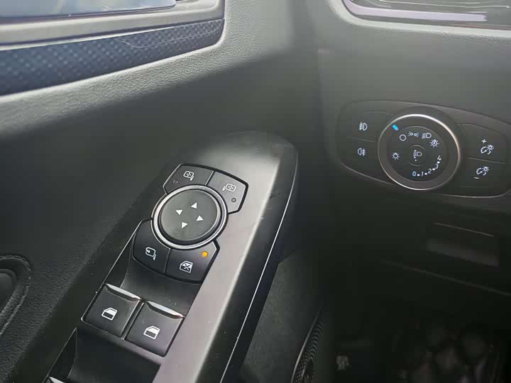 Ford Focus 2021 2021款 三厢 EcoBoost 180 自动ST Line