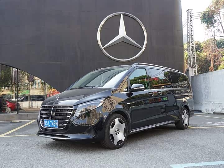 Mercedes-Benz V-Class 2024 2024款 V 300 L 长轴距豪华版