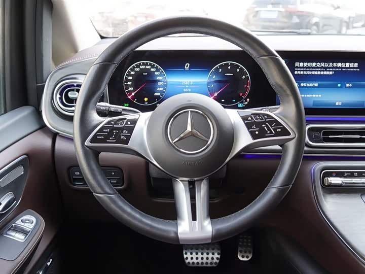 Mercedes-Benz V-Class 2024 2024款 V 300 L 长轴距豪华版