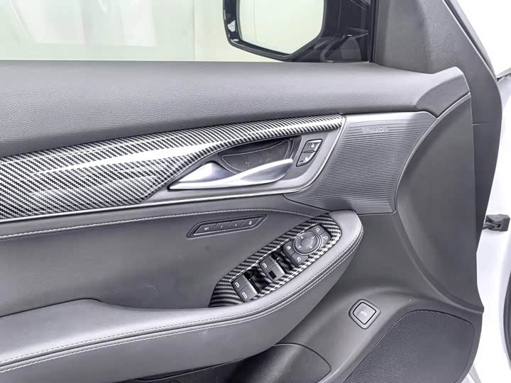 Cadillac CT5 2025 2025款 28T 赛道性能版