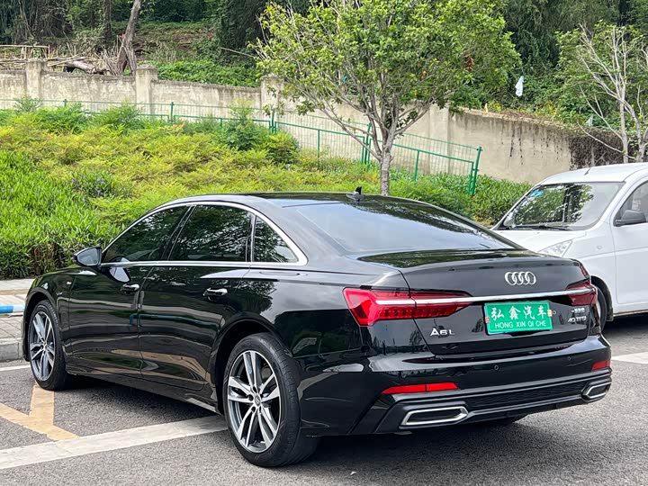 Photo 8 - Audi A6L