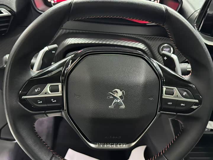 Фото 5 - Peugeot 2008