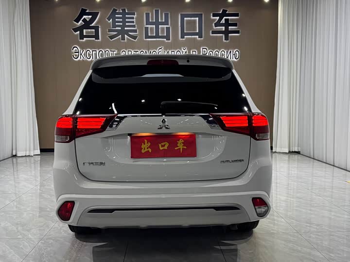 Фото 5 - Mitsubishi Outlander
