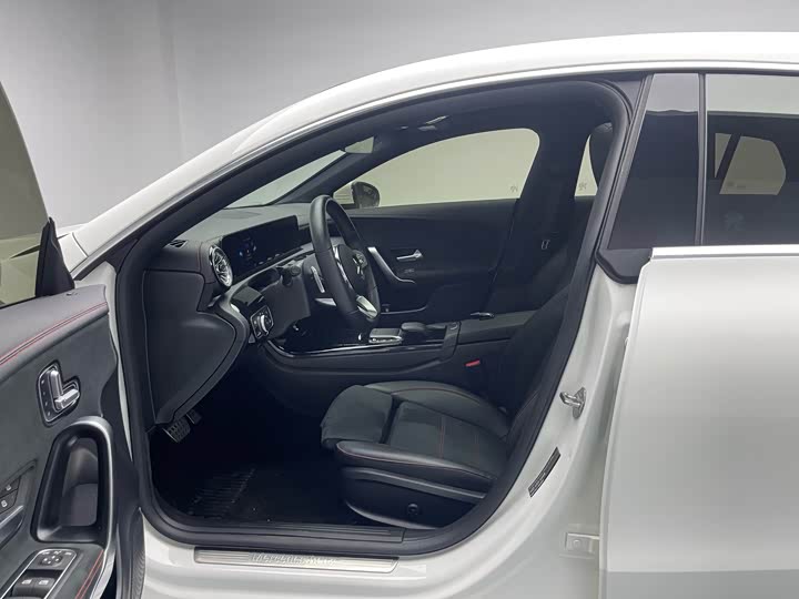 Mercedes-Benz CLA-Class 2021 2021款 CLA 200 猎跑车